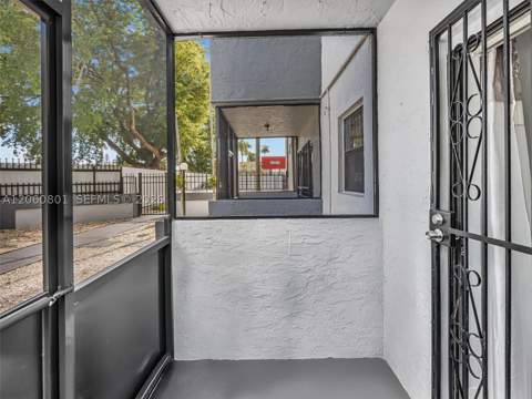 13500 NE 3rd Ct 121, North Miami FL - photo 11 of 30