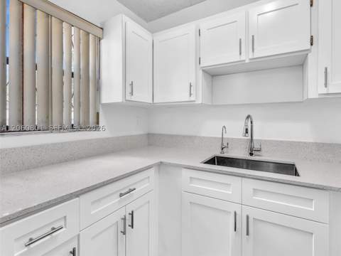 13500 NE 3rd Ct 121, North Miami FL - photo 13 of 30