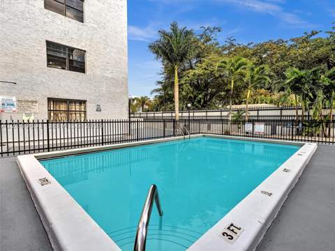 13500 NE 3rd Ct 121, North Miami FL - photo 24 of 30