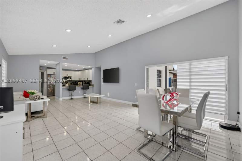 3 bedroom SingleFamilyResidence at 25050 SW 129th Ct, Chante-Clare, Homestead — photo 5