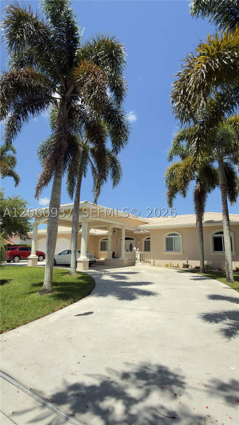 4 bedroom SingleFamilyResidence at 27803 SW 172nd Pl, The Redlands Sec 3, Homestead — photo 2