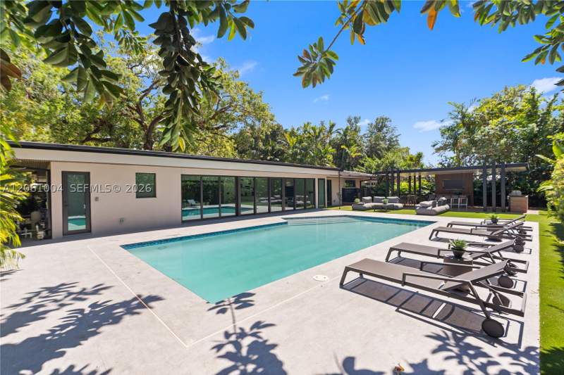 6 bedroom SingleFamilyResidence at 20020 NE 21st Ct, Oak Forest, Miami — photo 2