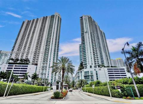 90 SW 3rd St 2001, Miami FL - photo 15 of 25