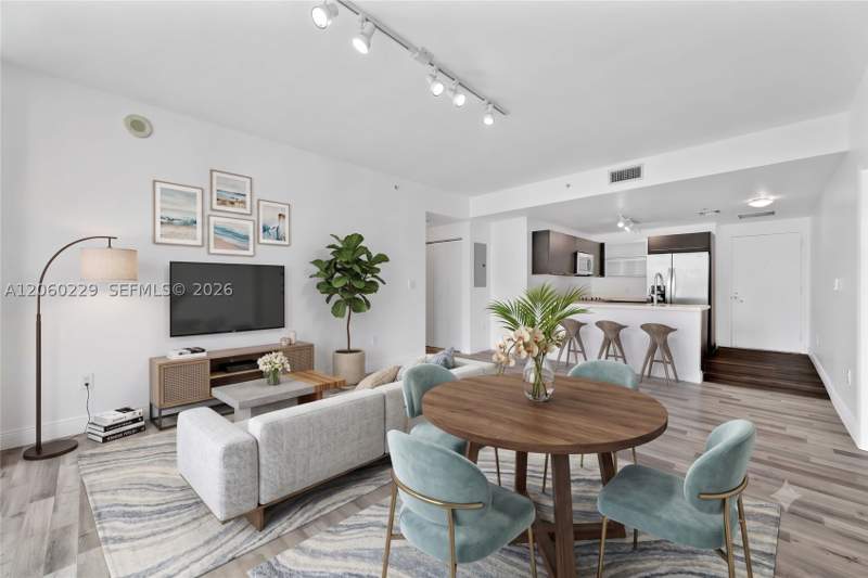 2 bedroom Condominium at 90 SW 3rd St 2001, Ivy Condo, Miami — photo 2
