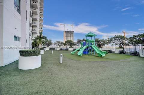90 SW 3rd St 2001, Miami FL - photo 20 of 25