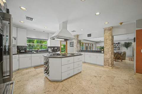 7331 SW 117th Ter, Pinecrest FL - photo 11 of 34