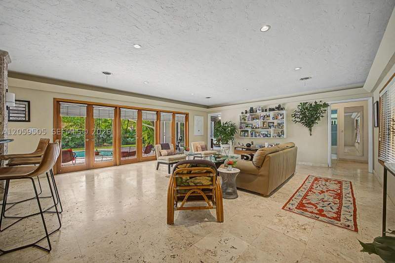 3 bedroom SingleFamilyResidence at 7331 SW 117th Ter, Montgomery East Sec 1, Pinecrest — photo 4