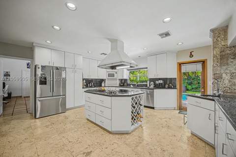 7331 SW 117th Ter, Pinecrest FL - photo 9 of 34