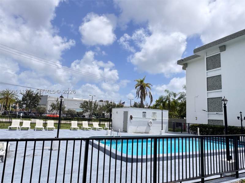 1 bedroom Condominium at 16450 NW 2nd Ave 207, Golden Gate Apartments Co, Miami — photo 2