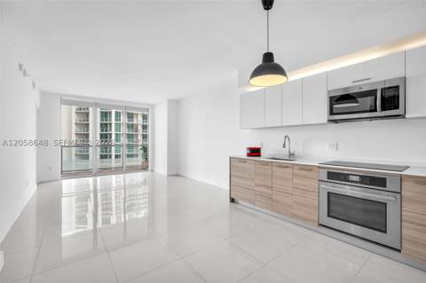 1300 Brickell Bay Dr 2005, Miami FL - photo 9 of 43
