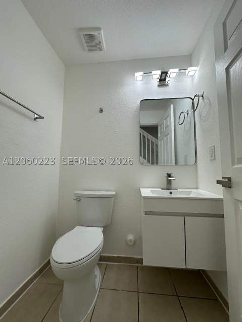 2283 NW 136th Ter, Opa Locka FL - photo 10 of 24