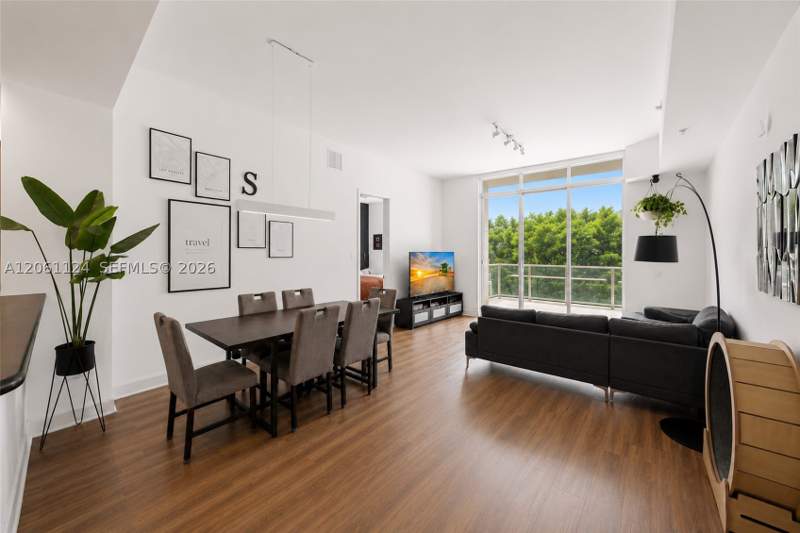 2 bedroom Condominium at 15051 Royal Oaks Ln 102, The Oaks I Condo, North Miami — photo 3