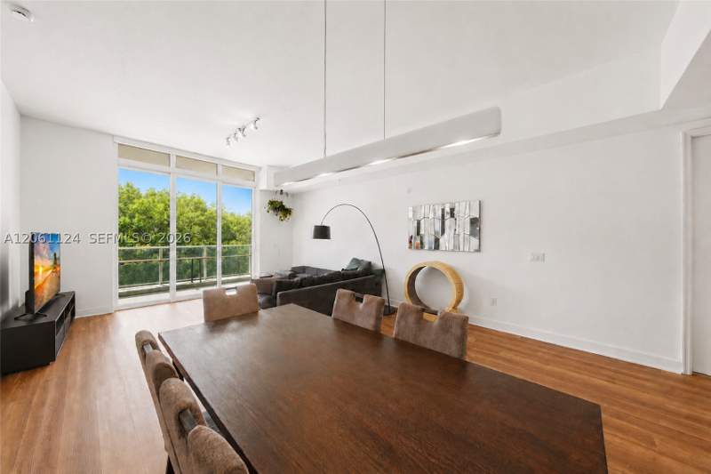 2 bedroom Condominium at 15051 Royal Oaks Ln 102, The Oaks I Condo, North Miami — photo 4
