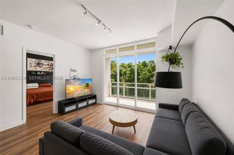 15051 Royal Oaks Ln 102, North Miami FL - photo 6 of 42