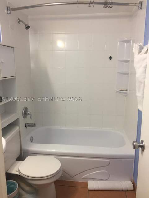 1801 S Treasure Dr 115, North Bay Village FL - photo 20 of 30