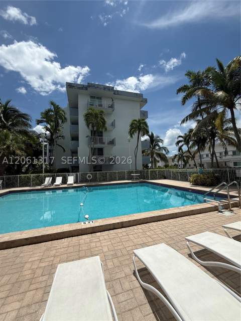 1801 S Treasure Dr 115, North Bay Village FL - photo 7 of 30