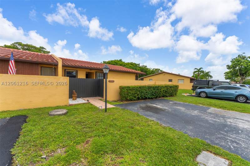 3 bedroom Townhouse at 8612 SW 148th Pl, Kendale Lakes West Townho, Miami — photo 3
