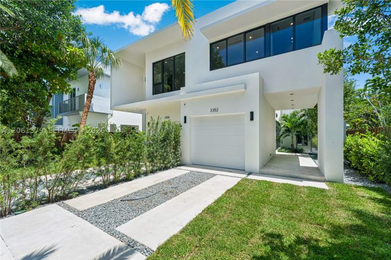 4 bedroom Townhouse at 3352 SW 28th Ter, Pomelo Park, Miami — photo 2