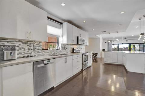 20475 NE 10th Place, Miami FL - photo 8 of 24