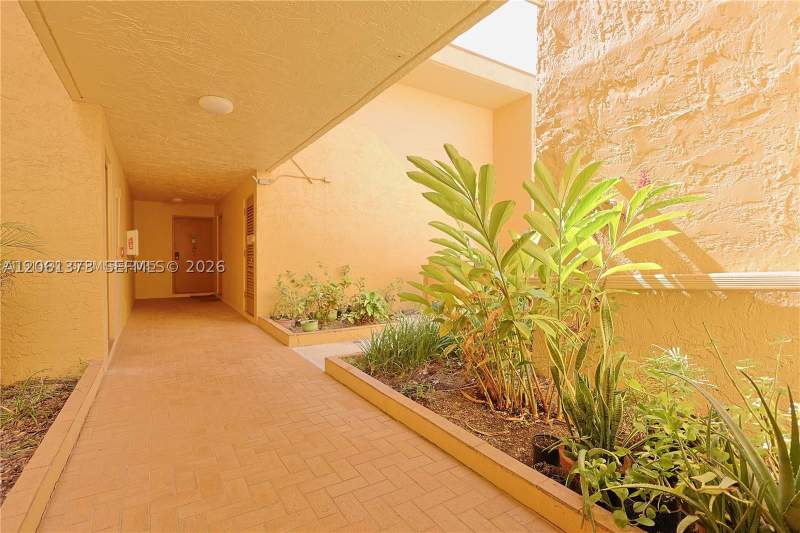 2 bedroom Condominium at 9340 W Flagler St 104B, South Winds Condo, Miami — photo 3