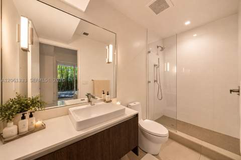 455 NE 39th St 111, Miami FL - photo 11 of 16