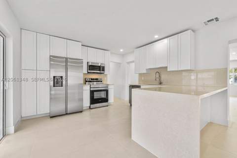 16100 NW 28th Ct, Miami Gardens FL - photo 16 of 47