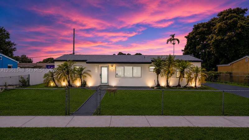 5 bedroom SingleFamilyResidence at 16100 NW 28th Ct, Golden Highlands Est, Miami Gardens — photo 2