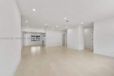 16100 NW 28th Ct, Miami Gardens FL - photo 9 of 47