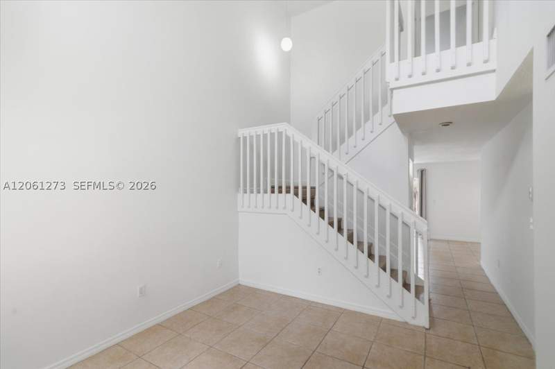 3 bedroom Condominium at 7245 NW 173rd Dr 2505, Bonita Golf View Townvill, Hialeah — photo 2
