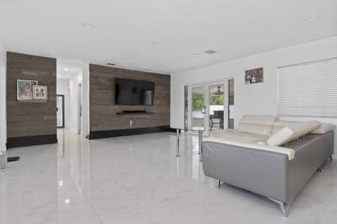 17840 NW 28th Court, Miami Gardens FL - photo 13 of 30