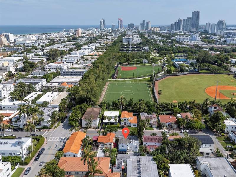 5 bedroom SingleFamilyResidence at 821 Espanola Way, Espanola Villas 1st Addn, Miami Beach — photo 2