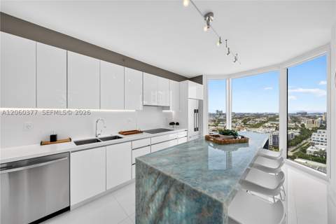 300 S Pointe Dr 2104, Miami Beach FL - photo 6 of 53