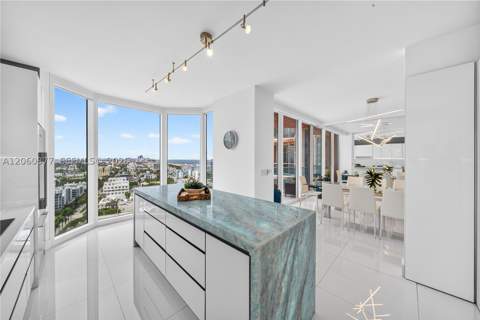 300 S Pointe Dr 2104, Miami Beach FL - photo 8 of 53