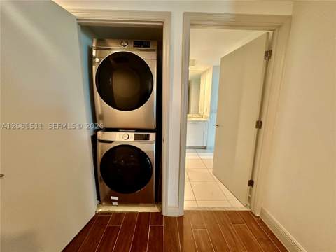 500 Brickell Ave 2407, Miami FL - photo 7 of 28