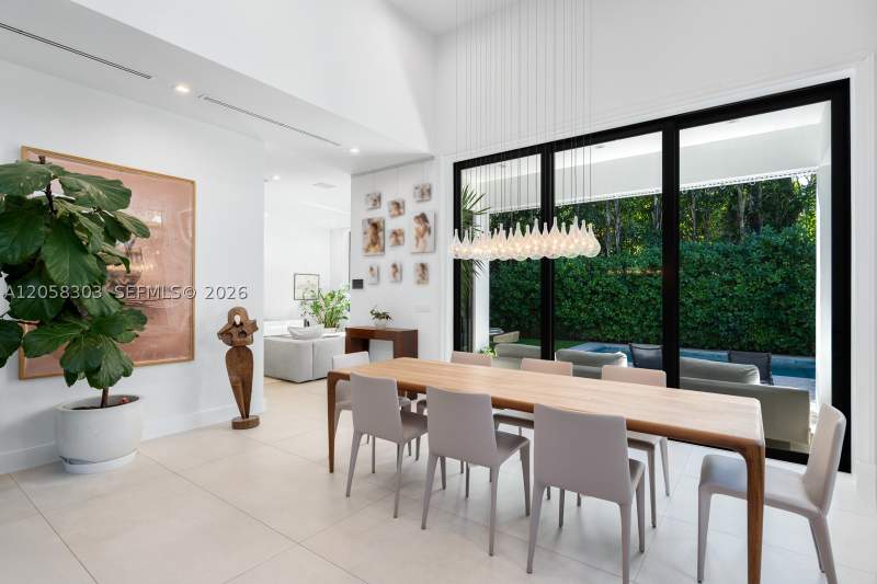 4 bedroom SingleFamilyResidence at 3630 Avocado Ave, Coco Gve Pk 2 Amd, Miami — photo 5