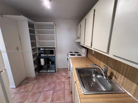 1665 Bay Rd 416, Miami Beach FL - photo 19 of 37