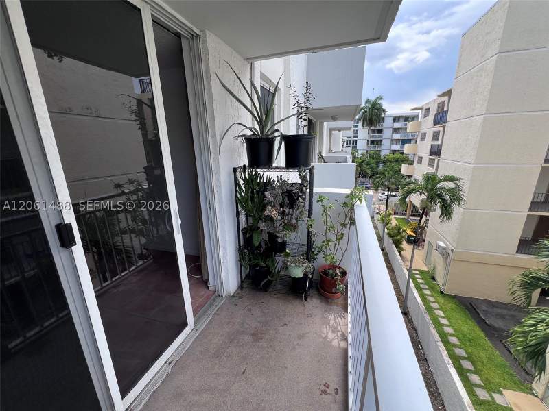 1 bedroom Condominium at 1665 Bay Rd 416, West Bay Gardens Condo, Miami Beach — photo 2