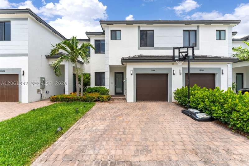 3 bedroom Townhouse at 13648 SW 157th Ct 13648, Century Gardens South, Miami — photo 3