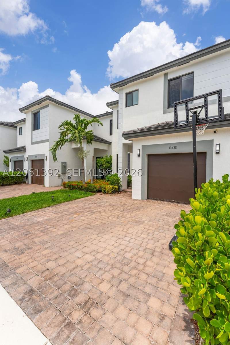 3 bedroom Townhouse at 13648 SW 157th Ct 13648, Century Gardens South, Miami — photo 4