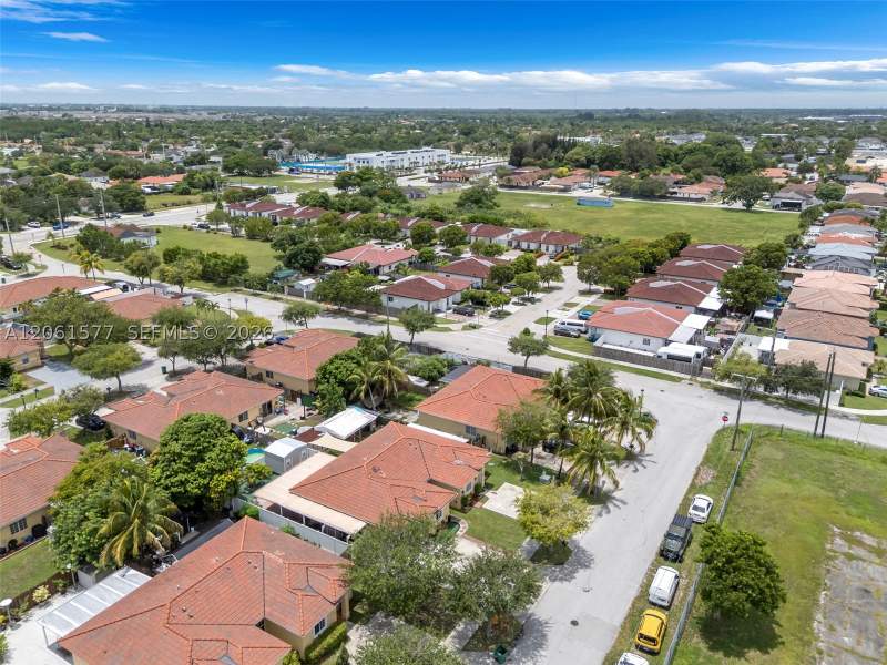3 bedroom Condominium at 12260 SW 214th St 2, Ivon Condo, Miami — photo 4