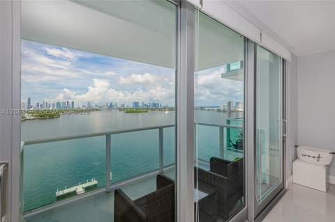1000 West Ave 1220, Miami Beach FL - photo 7 of 22