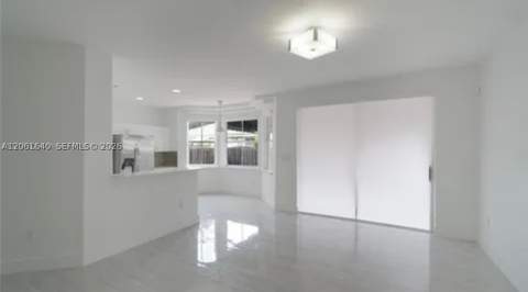 11022 NW 48th Ln, Doral FL - photo 10 of 39