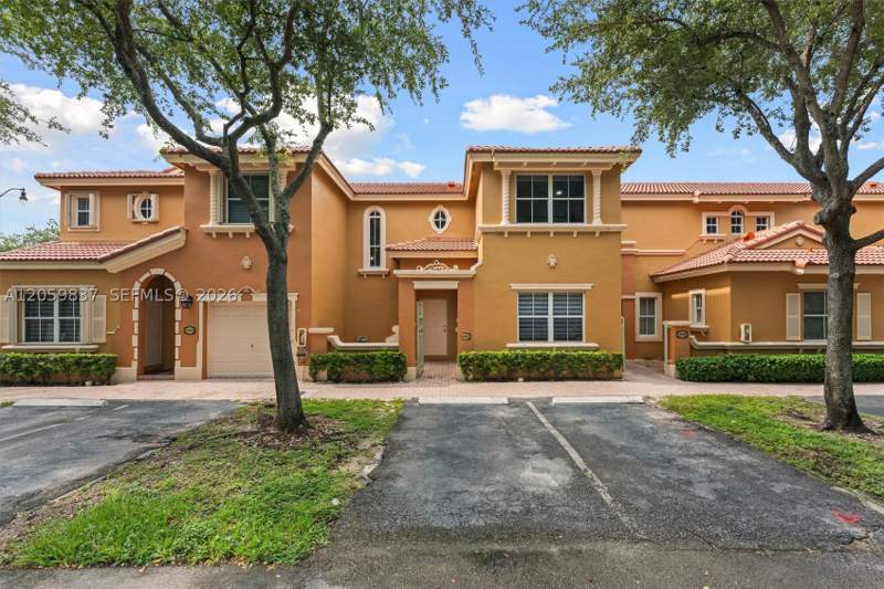 3 bedroom Condominium at 8424 NW 141st Ln 4307, Villa Vizcaya Condo, Miami Lakes — photo 2