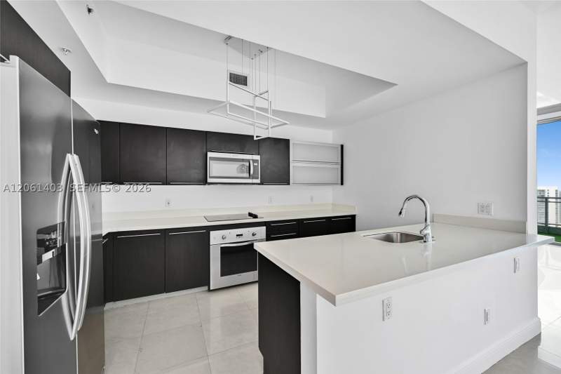 3 bedroom Condominium at 90 SW 3rd St Ph-17, Ivy Condo, Miami — photo 2