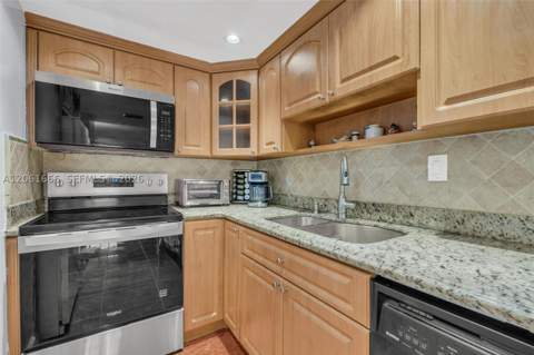 14382 SW 97th Ter, Miami FL - photo 15 of 48