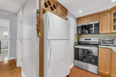 14382 SW 97th Ter, Miami FL - photo 16 of 48