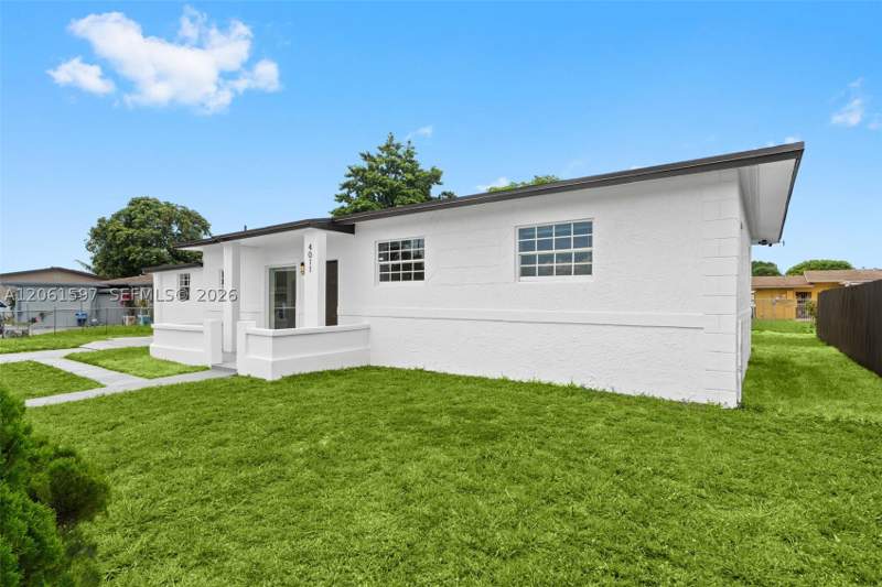 4 bedroom SingleFamilyResidence at 4011 NW 171st St, Carol City Corr Pl Of, Miami Gardens — photo 5