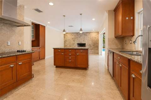 8601 SW 174th St, Palmetto Bay FL - photo 15 of 40