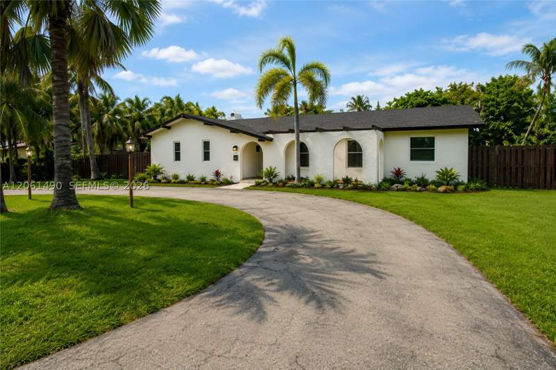 3 bedroom SingleFamilyResidence at 8601 SW 174th St, Maral Estates Sec 3, Palmetto Bay — photo 2