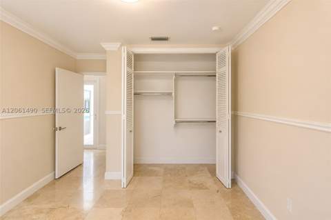 8601 SW 174th St, Palmetto Bay FL - photo 22 of 40